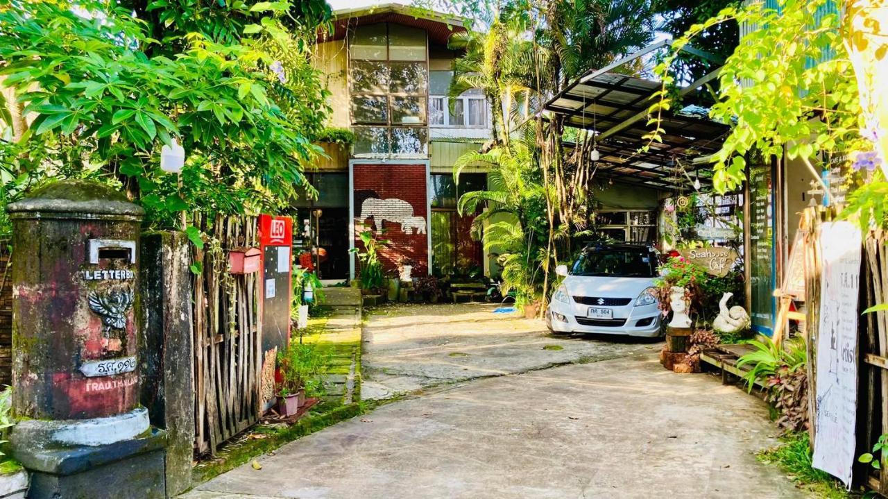 Artist'S Place Trat Bagian luar foto