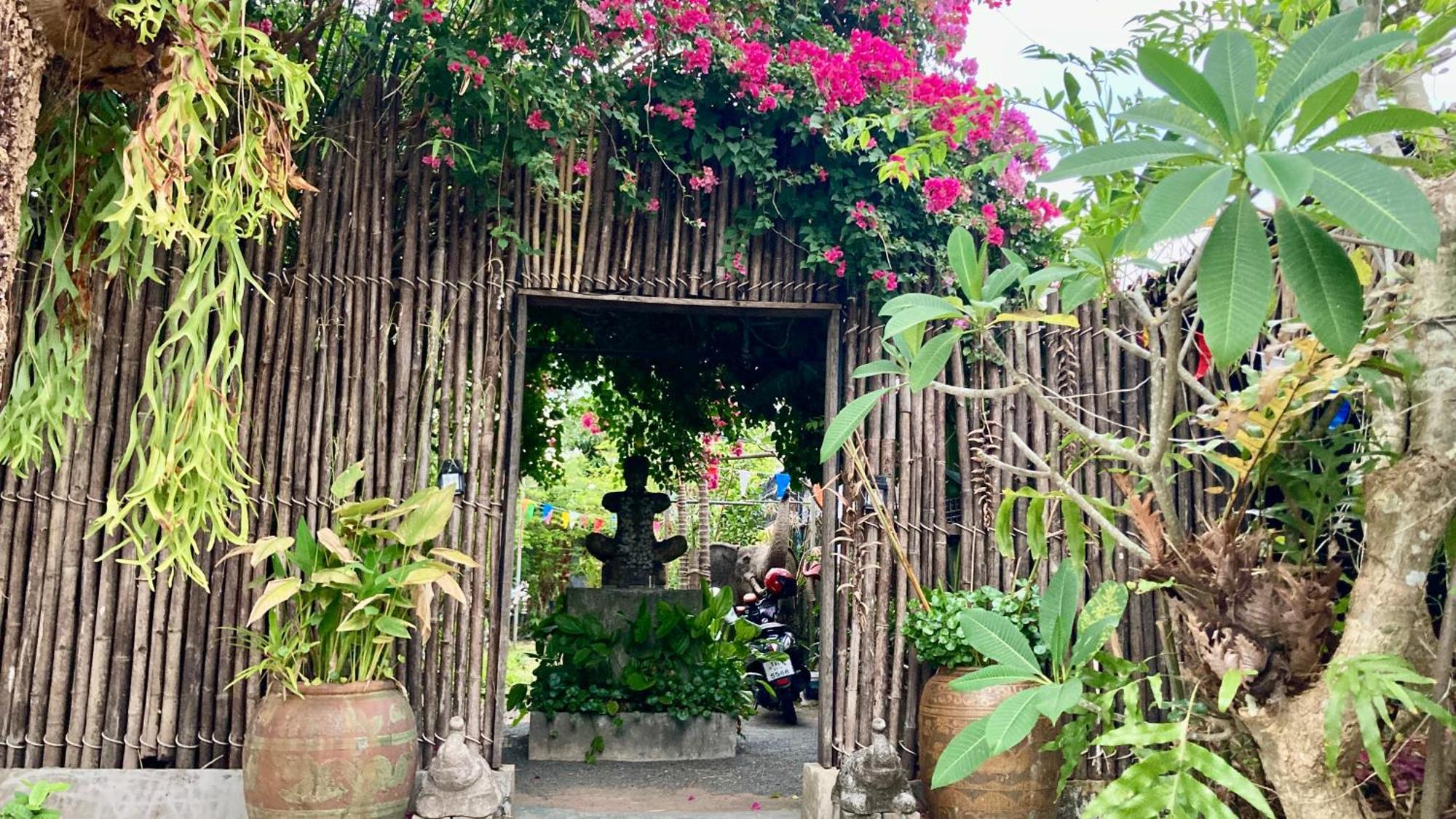 Artist'S Place Trat Bagian luar foto