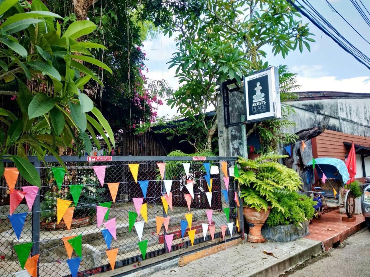 Artist'S Place Trat Bagian luar foto