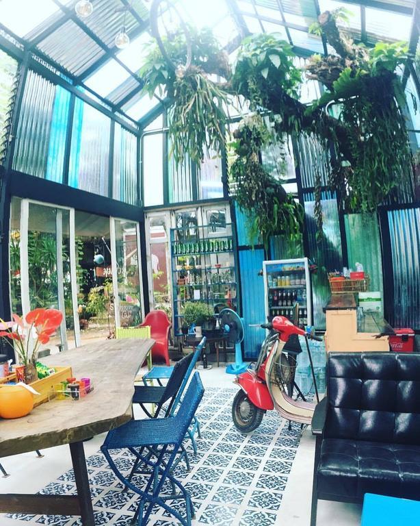 Artist'S Place Trat Bagian luar foto